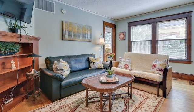 Portland Getaway - Walk to Hollywood Theatre!