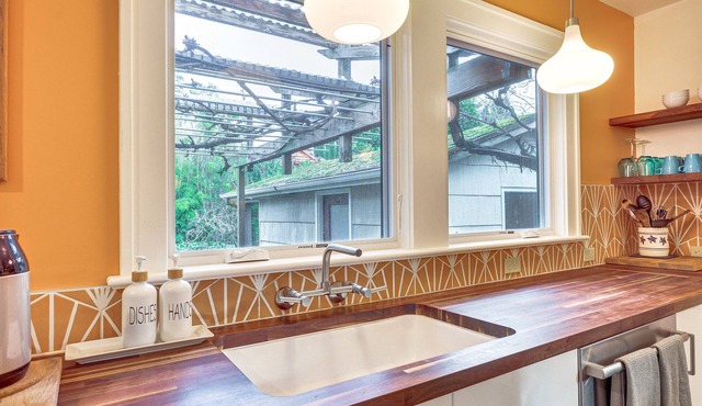 Portland Home w/Office Space Near Adidas HQ