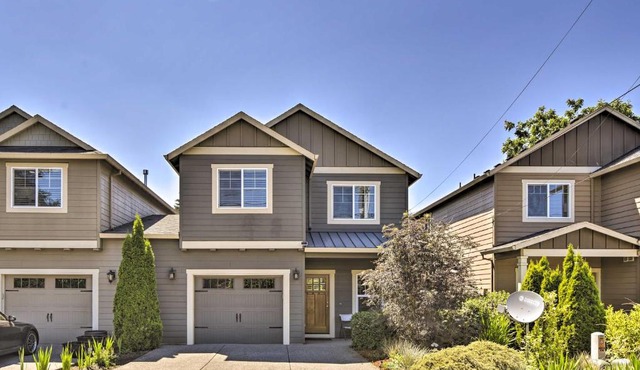 Portland Home w/Private Hot Tub: 9 Mi to Downtown