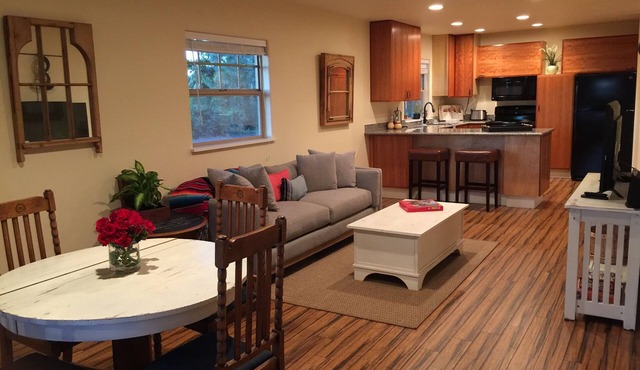 Portland Oasis! Close in country renovated cottage with Exc WIFI