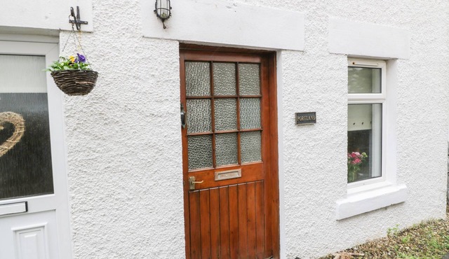 PORTLAND, pet friendly, country holiday cottage in Brodick