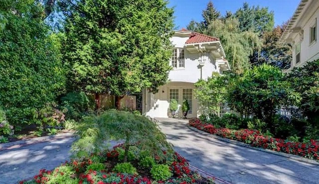 Portland's White House Carriage House