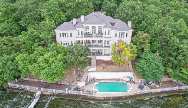 Porto Cima Exclusive Luxury Mansion! Private Pool! Master Spa Hot Tub! Game Room