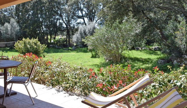 Porto-Vecchio, quiet F3 with 2 bathrooms/WC, large garden, air conditioning, Wifi
