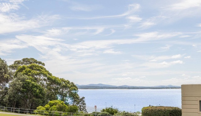 Portofino, 1,7 Laman Street - First floor unit with beautiful views, air con and Wi-Fi and close to town