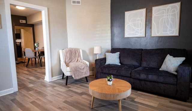 Portsmouth 2BR/1BA Getaway