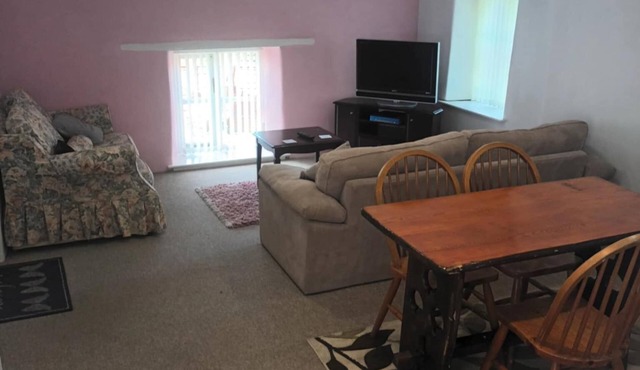 Portsmouth Arms Hotel rooms and cottages