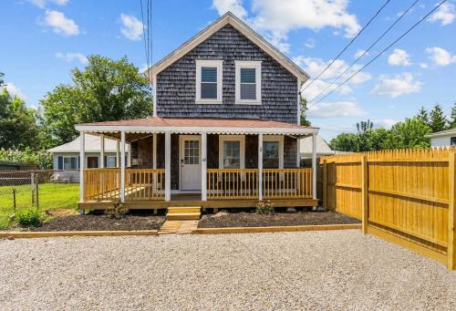 Portsmouth Cedar Beach Cottage
