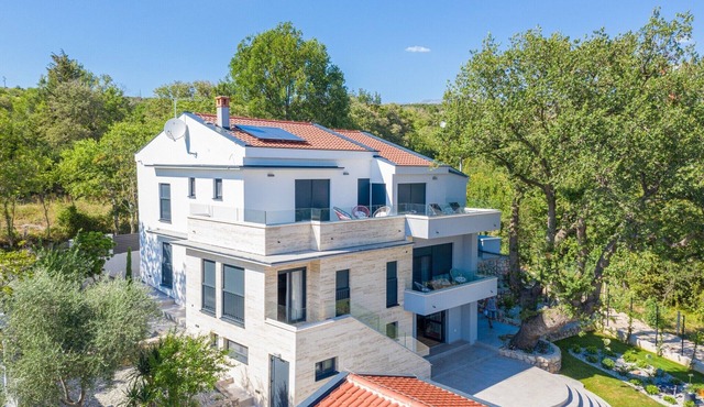 Posedarje Beachfront Villa for 12
