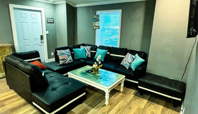 Posh 3 br 1 ba one block from downtown fort Walton near beach bases and shops