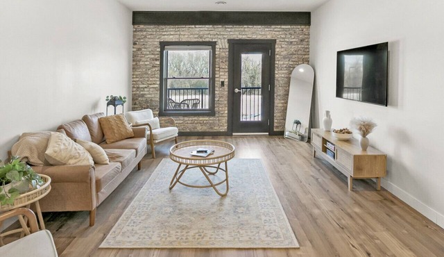 Posh Condo in the Amazing Rail District!
