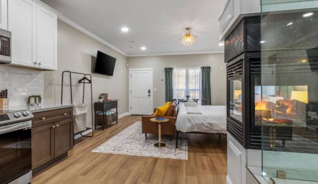 Posh Hillside Suite with Pool & Hot Tub