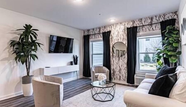 Posh Living condo in hillborough