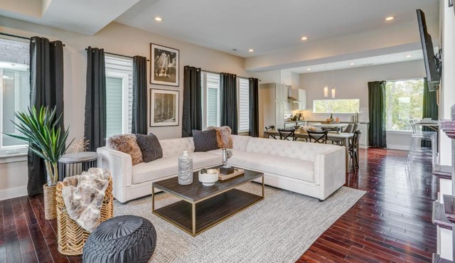 Posh Pad C10