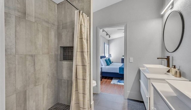 Posh Villa 8 Bdr X 5 Bth 16 Bds