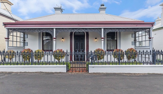 Positioned in the center of Warrnambool at a location that cannot be beat.