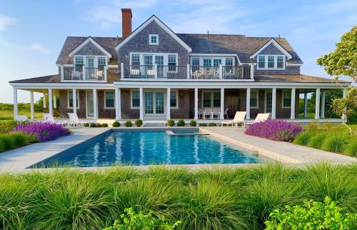 POSITIVELY PARADISE! Pool! Walktobeach! Oceanviews!