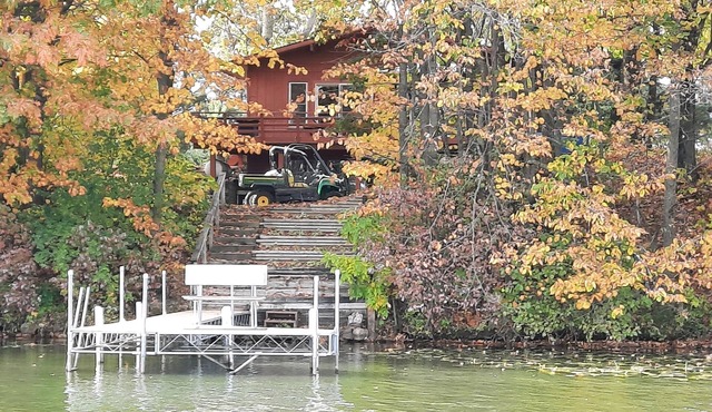 Poskin Lake Getaway Cabin Lakefront access and beautiful sunrise