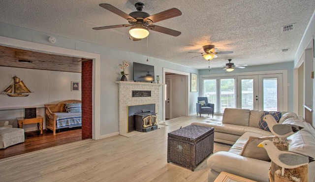 Possum Kingdom Lakefront Home w/Patio & Dock!
