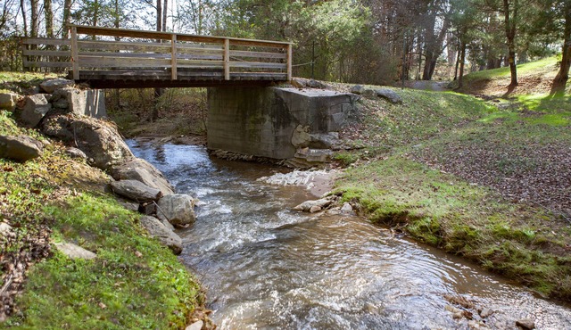 Possum Trot Farmhouse - Wedding & Event Venue, Lodging for 18, Stone Fireplace