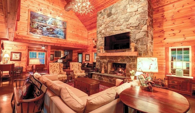 Possum Trot Lodge - Wedding & Event Venue, Lodging for 18, Stone Fireplace