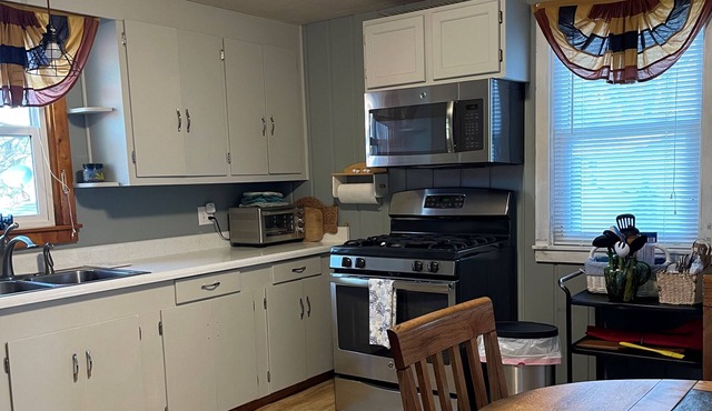 Post Lake Cottage On The Trail Systems 2 Bed, 1 Bath, Deck, Screen House