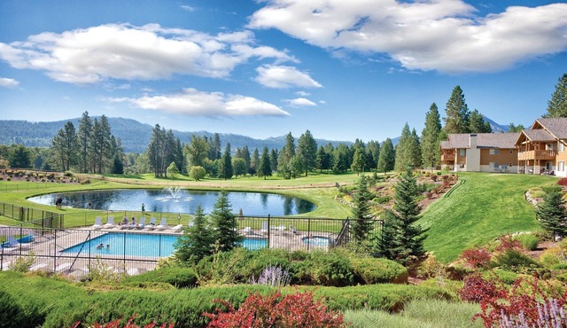 Postcard-perfect alpine lakes!