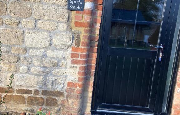 Potcote farm stables accommodation spots stable