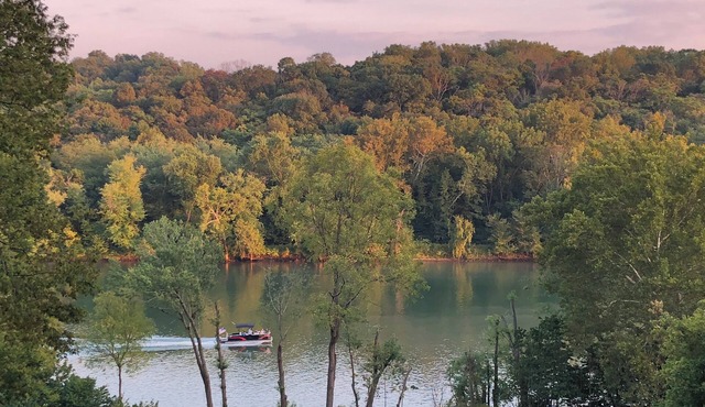 Potomac River Retreat - Shepherdstown, WV - Stunning views - 5 acres 4 BR