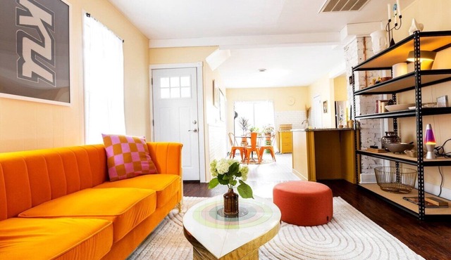 Potter Upper · Bright 1.5BR in the Heart of Bay View - w/Parking