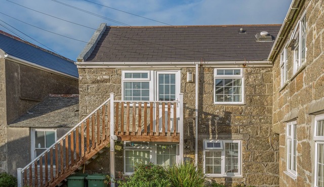 POTTERS BY THE SEA, pet friendly, with a garden in Sennen