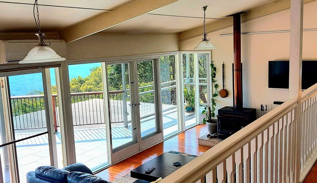 Potters Place Montville with Hinterland Views, Deck, Fireplace