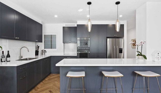 Potts Point — Stylish and Spacious Retreat 2BR