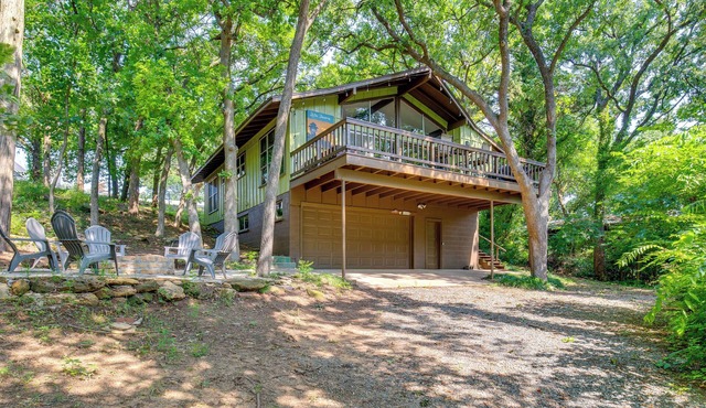 Pottsboro Home < Half-Mi to Lake Texoma!
