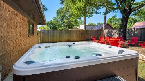 Pottsboro Retreat - Hot Tub & Game Room
