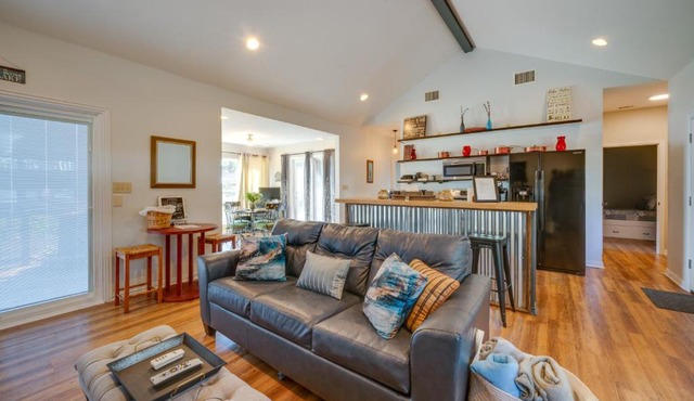 Pottsboro Vacation Rental - Walk to Lake Texoma!