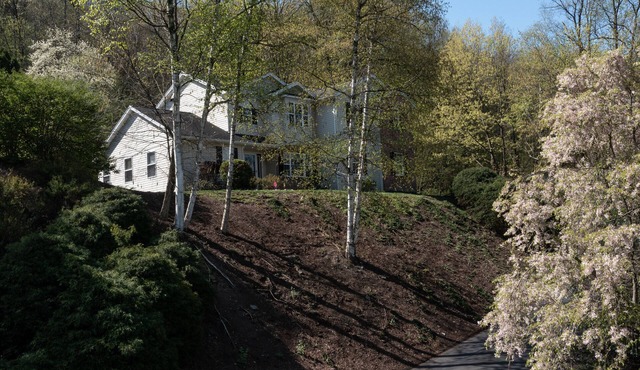 Pottsville Mountain Home near Yuengling Brewery