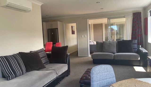 Pounamu Paradise, Pegasus Bay