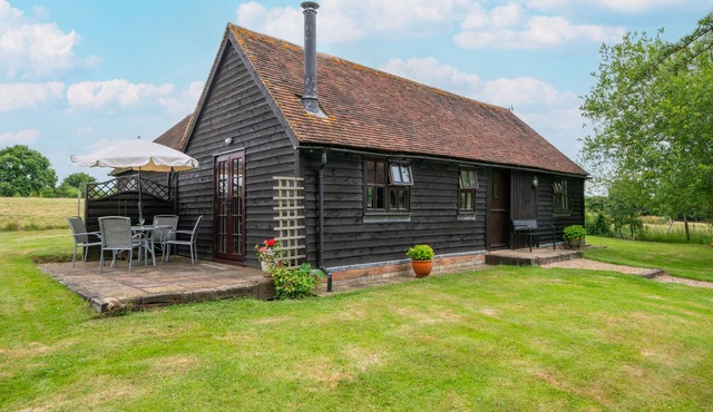 Pound Hill Cottage - One Bedroom House, Sleeps 2