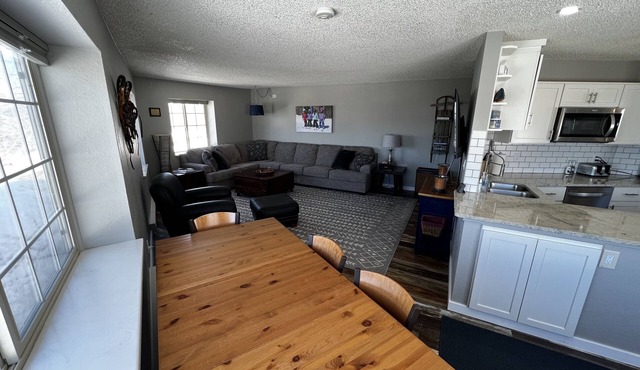 Powderhorn Slopeside 3 Bedroom/3.5 Bath Condo Next to Ski Lift