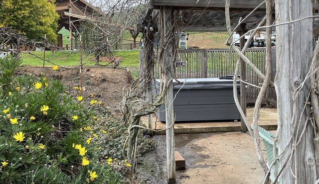 Powell Ranch Enjoy jacuzzi on beautiful farm