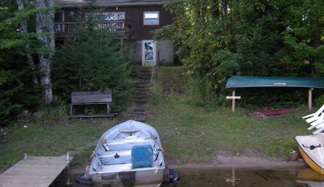 Powell Shores Lodge furnished home on private lake