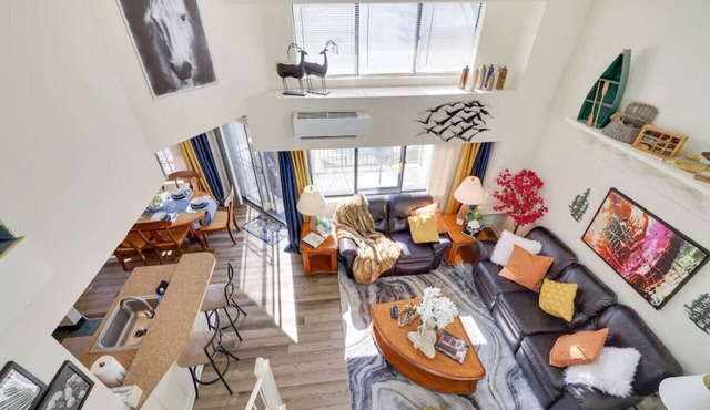 Powerful Penthouse - Lake View