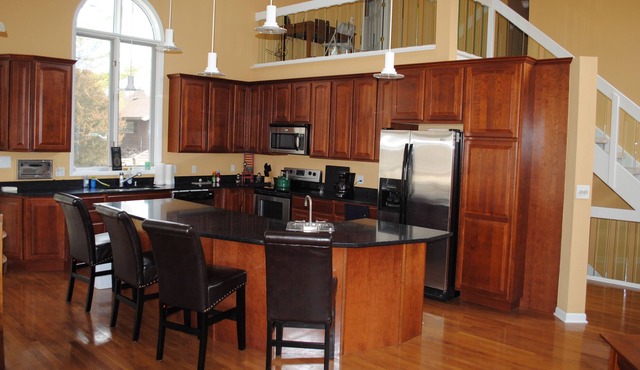 Powers Lake House- Sleeps 12: