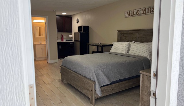 Powhatan suite 2 just 5 mins away from Raymond James Stadium.