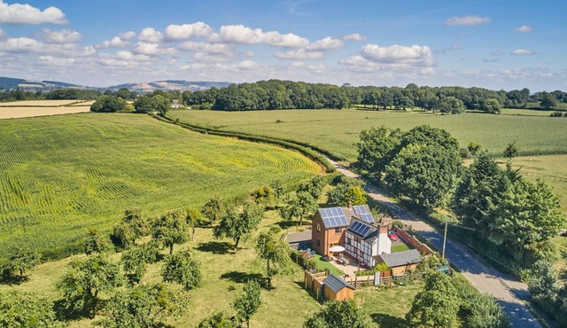 Powk Meadow Farmhouse - Luxury Cottages