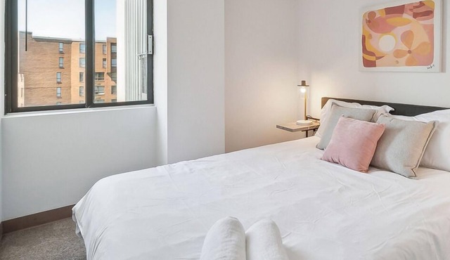 PP 1002 Modern Corporate 2br, pool, Gym