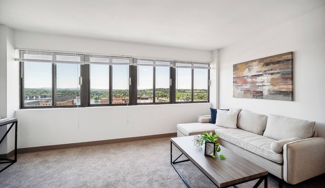 PP 1802 Modern Corporate 2br, pool, Gym