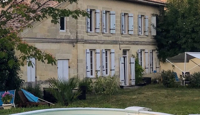 Près ST EMILION Gîte 4 à 7 personnes 2 à 4 ch CLIM WIFI PISCINE JARDIN TERRASSE