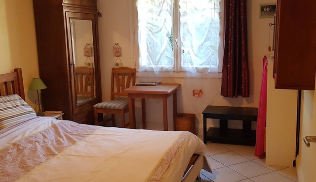 Près de Paris, Essonne, Petit Appartement Indépendant. RER B Lozère